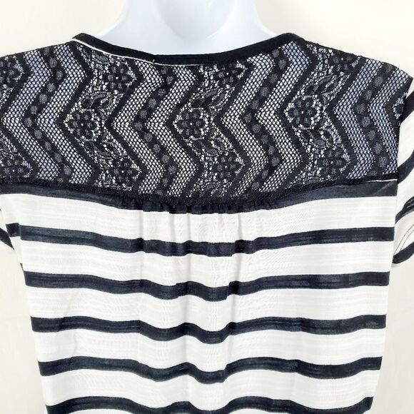 Maurices SMALL Black White Stripe SS v-neck Blouse Top - Picture 4 of 6